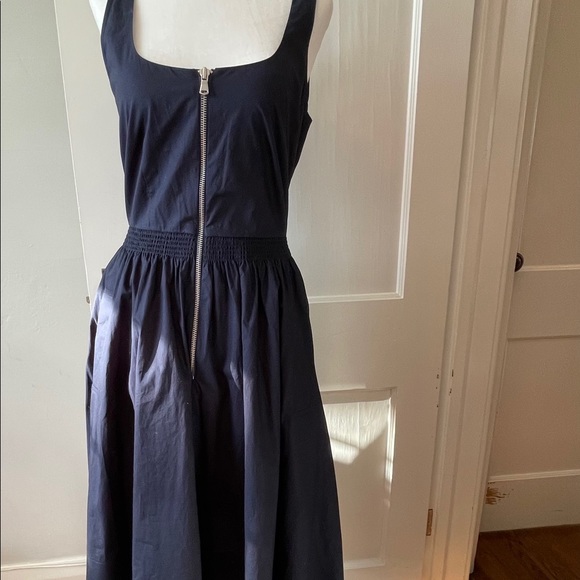🌸8. Jcrew 4 tall navy dress
Cotton - Picture 2 of 11